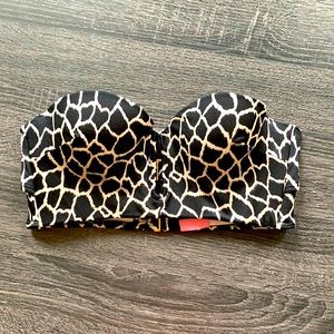 Victoria’s Secret swim top 34A